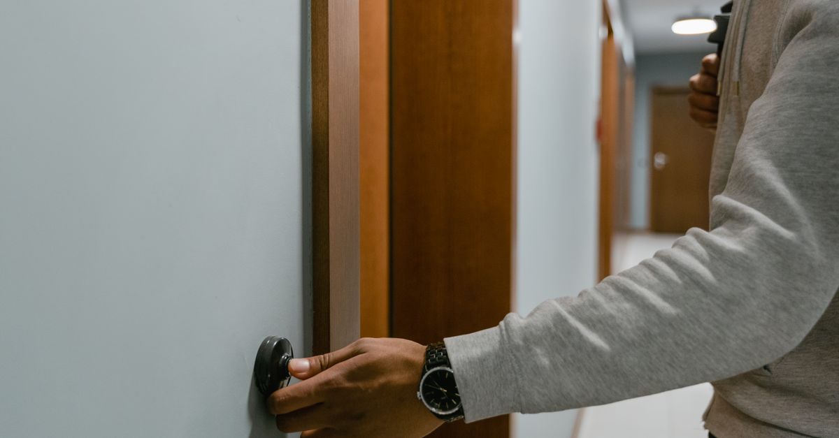 What an Apartment & Co-op Lockout Actually Involves in Brooklyn — Broadway Locksmith and Automotive Corp